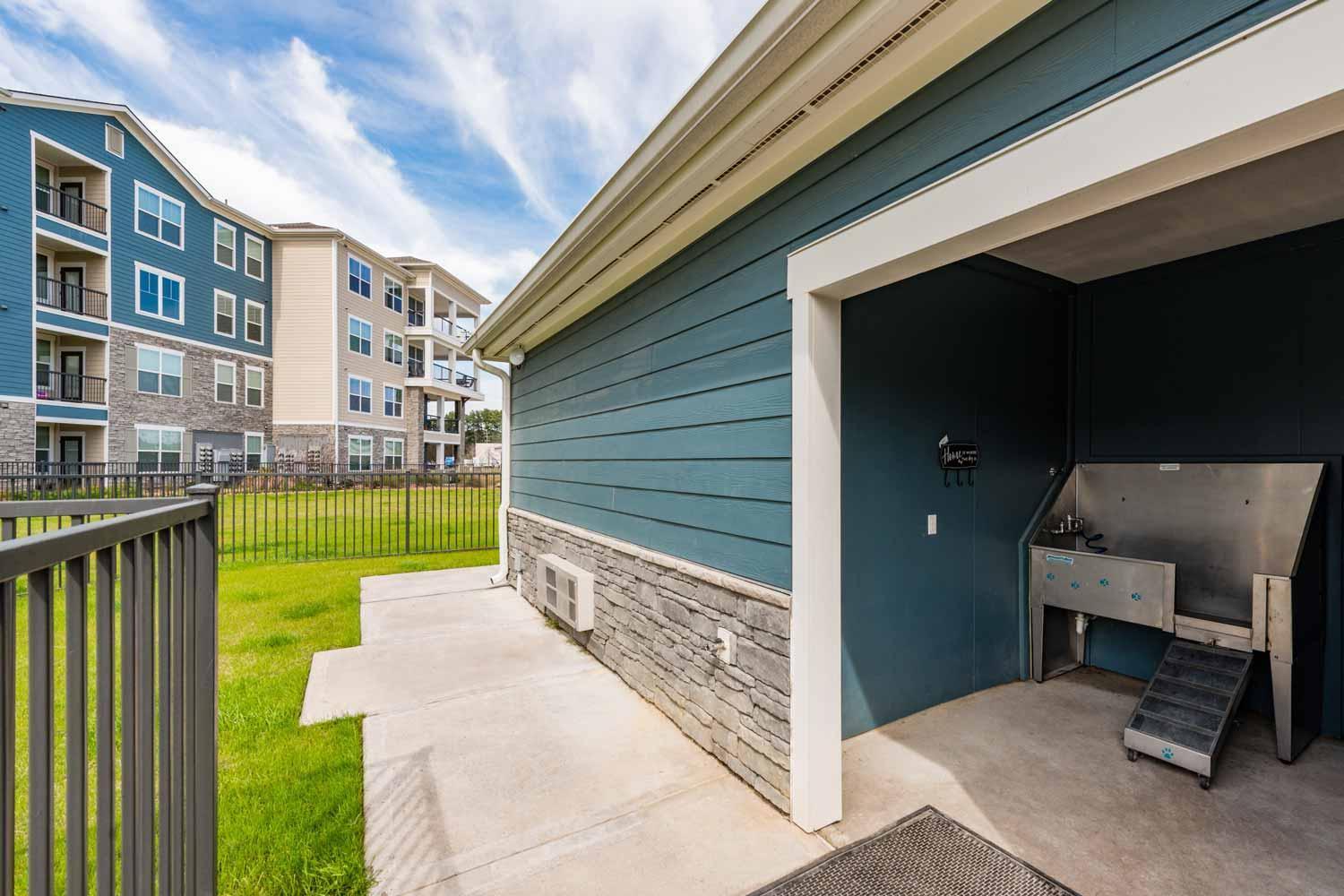 Spacious Furnished Style Apartment Tomball