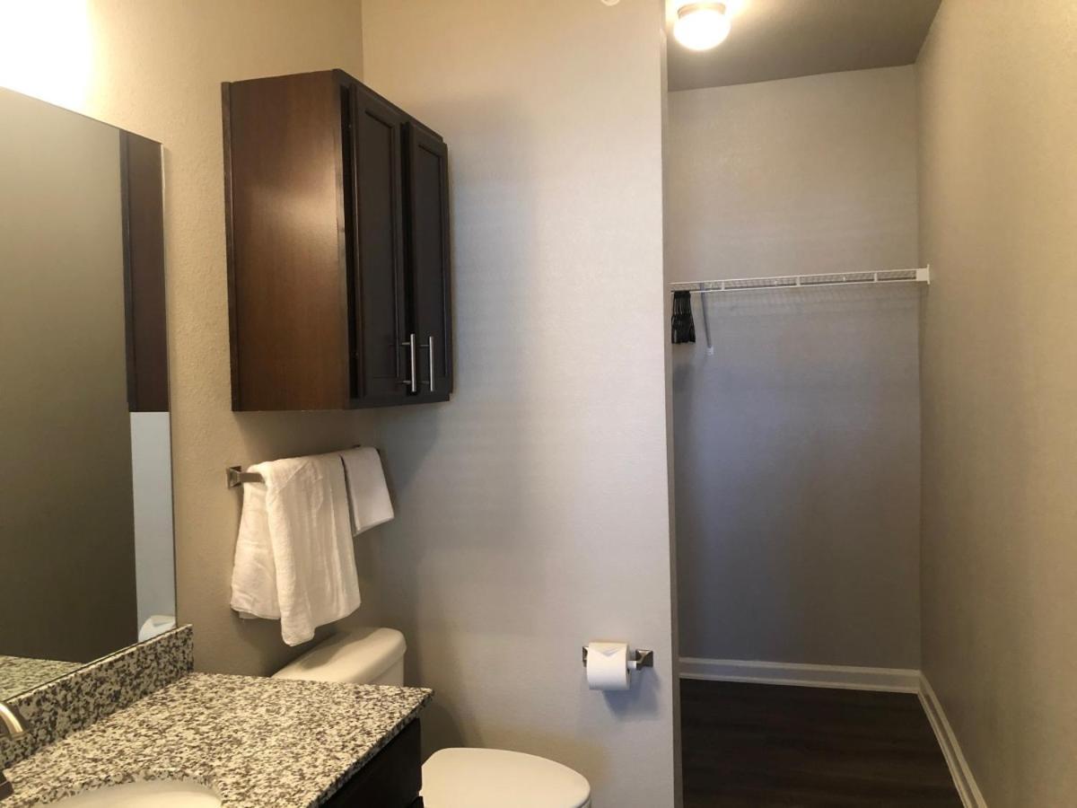 Spacious Furnished Style Tomball