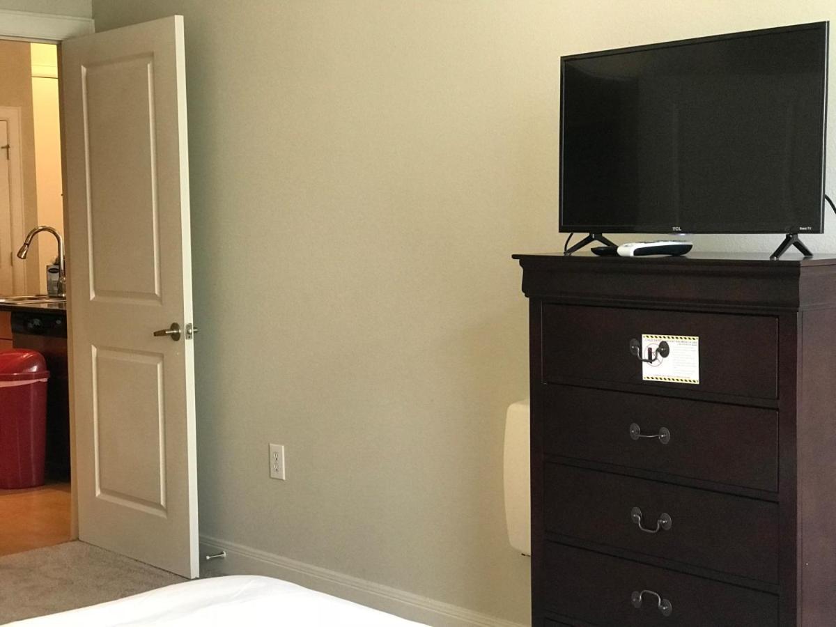 Spacious Furnished Style Apartment *