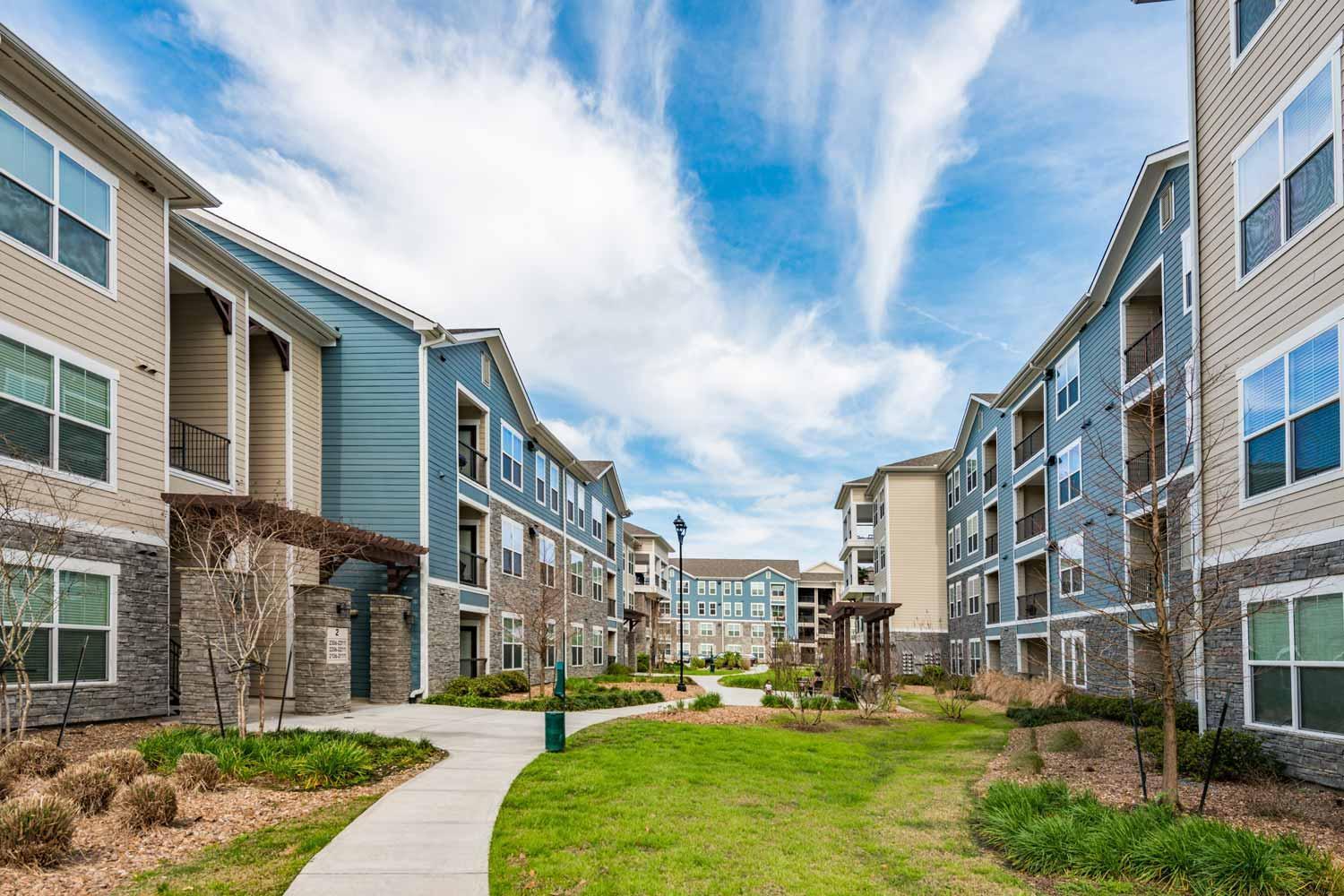Spacious Furnished Style Tomball