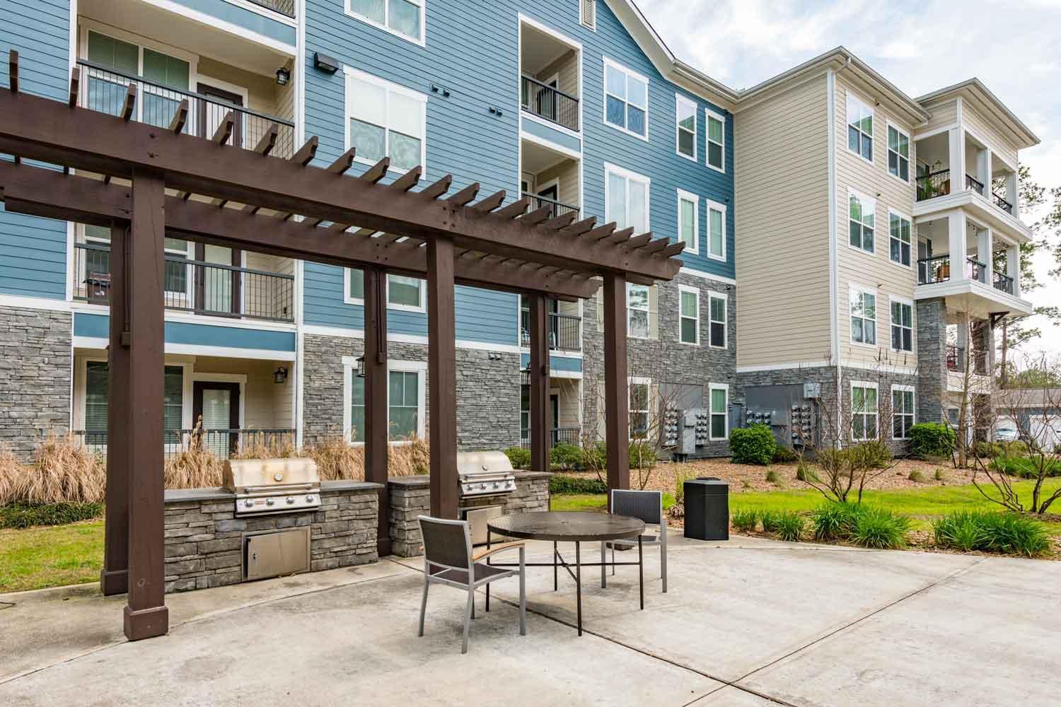 Spacious Furnished Style Apartment Tomball