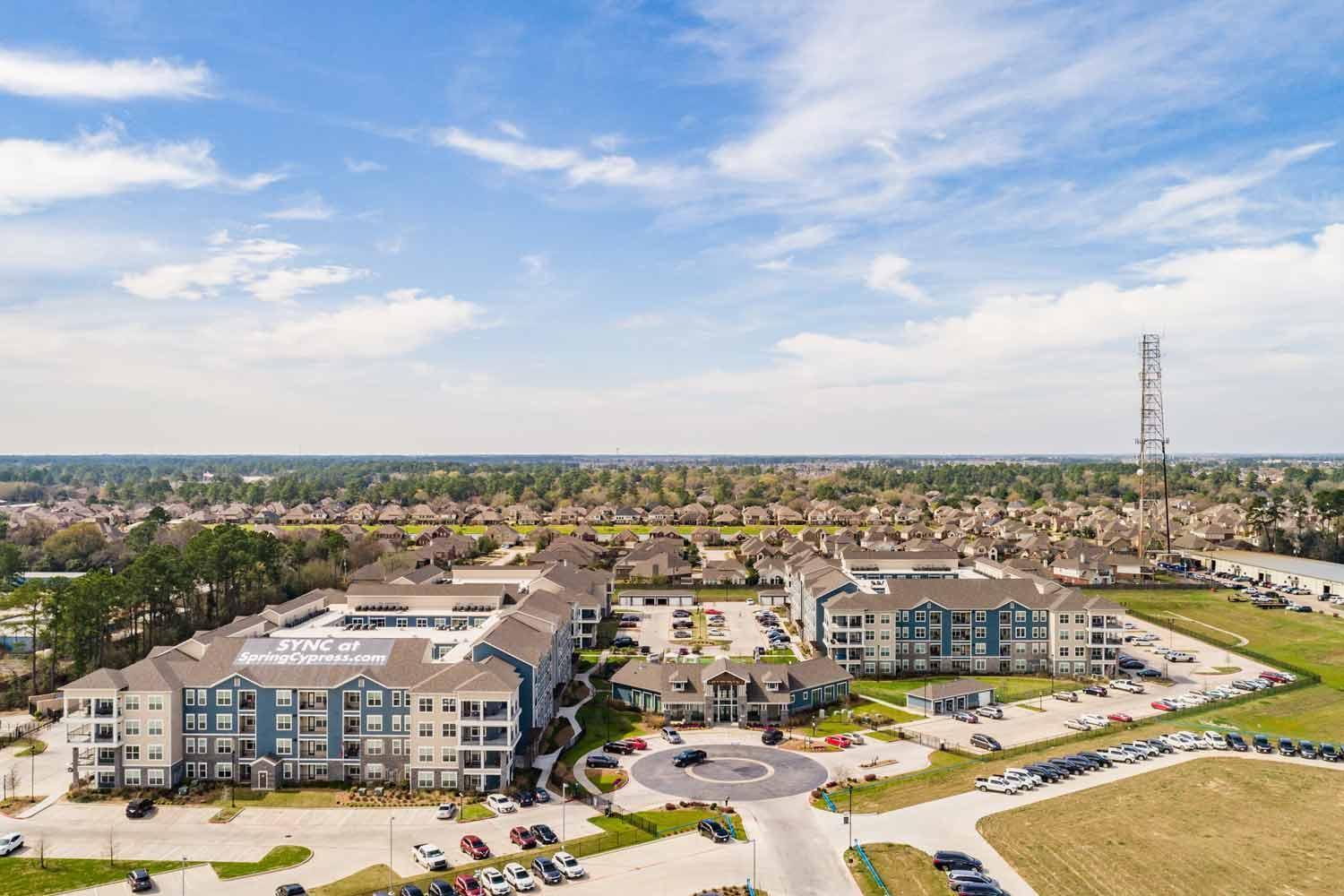 Spacious Furnished Style Apartment Tomball