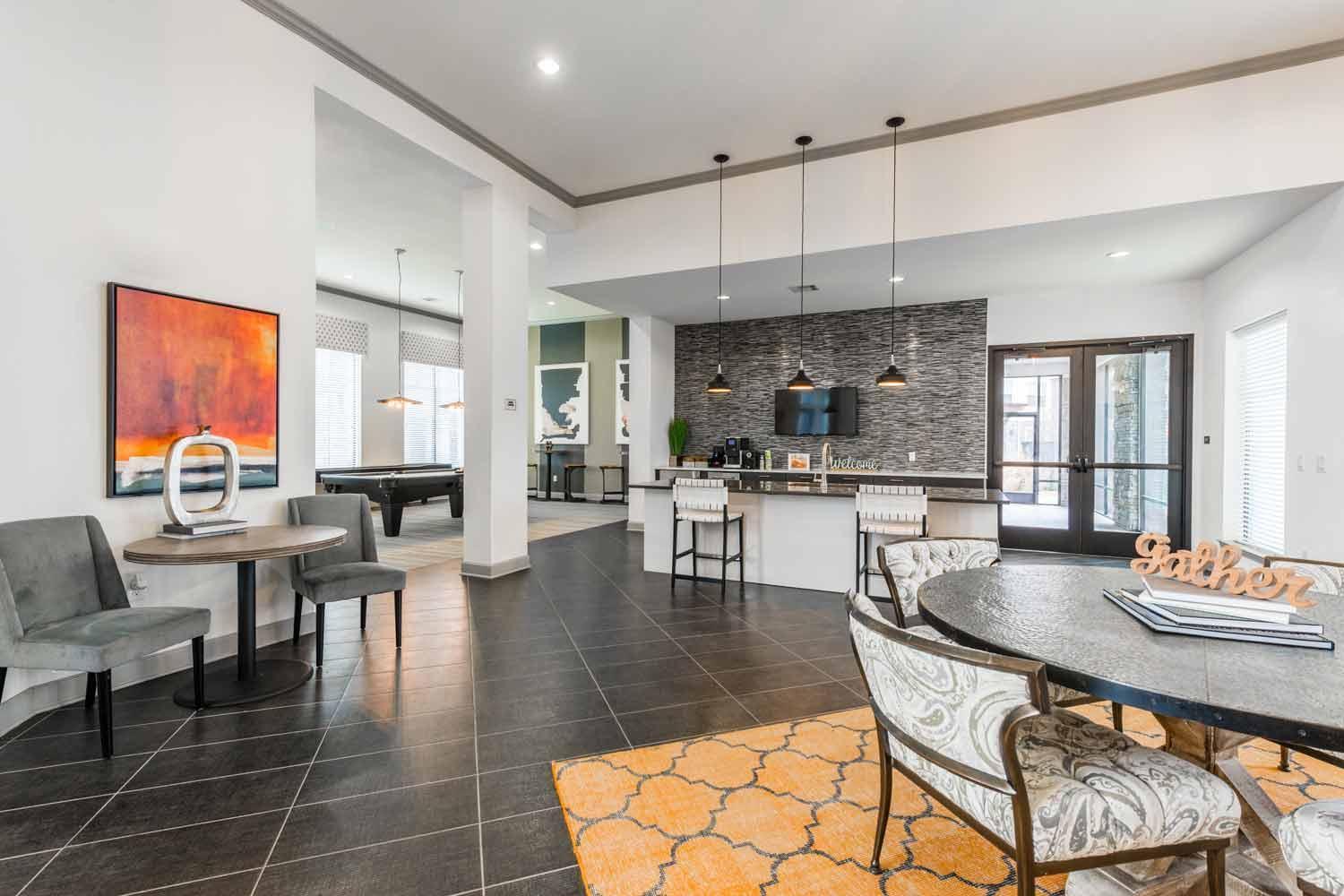 Spacious Furnished Style Tomball